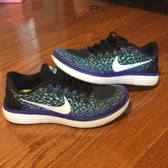 Nike Shoes - nike free-run distance sneakers